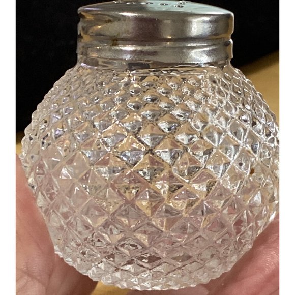 VINTAGE CLEAR GLASS HOBNAIL SALT & PEPPER SHAKERS "S" "P" Caps Vintage - Picture 8 of 12